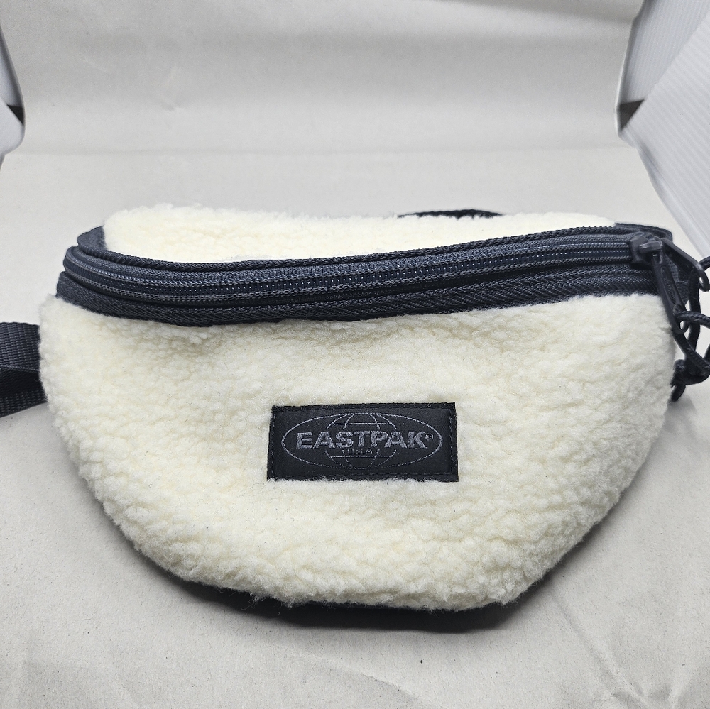 Nwot. Eastpak. Springer beltbag
